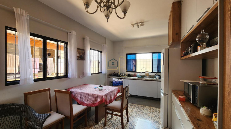 Imagem Casa com 3 Quartos à Venda, 152 m² em Jacutinga - Londrina