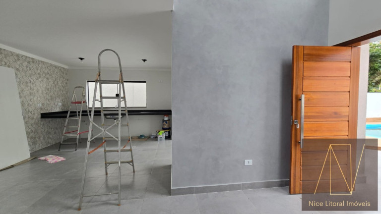 Sobrado com 3 Quartos à Venda, 120 m² em Jardim Mariella - Caraguatatuba