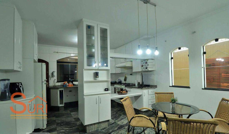 Imagem Sobrado com 4 Quartos à Venda, 300 m² em Utinga - Santo André