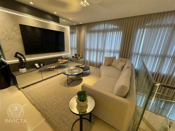 Imagem Cobertura com 3 Quartos à Venda, 240 m² em Centro - Balneário Camboriú