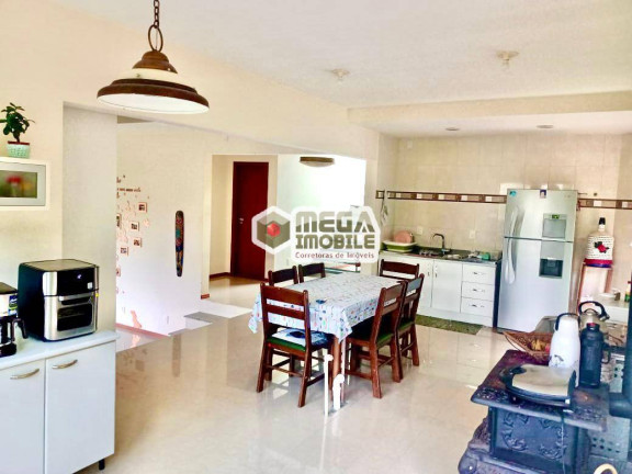 Imagem Casa com 4 Quartos à Venda, 225 m² em Trindade - Florianópolis Imagem Casa com 4 Quartos à Venda, 225 m² em Trindade - Florianópolis