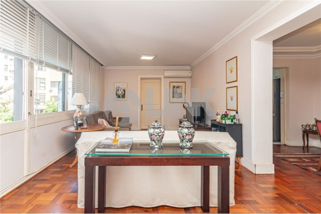 Imagem Apartamento com 3 Quartos à Venda, 144 m² em Moinhos De Vento - Porto Alegre
