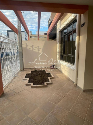 Imagem Sobrado com 8 Quartos à Venda, 224 m² em Centro - Taubaté Imagem Sobrado com 8 Quartos à Venda, 224 m² em Centro - Taubaté