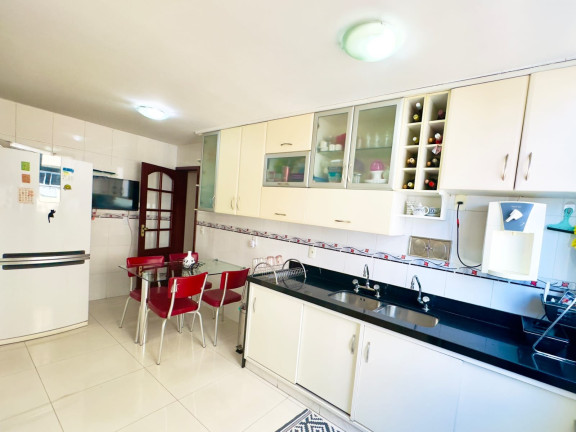 Imagem Imóvel com 4 Quartos à Venda, 243 m² em Icaraí - Niterói Imagem Imóvel com 4 Quartos à Venda, 243 m² em Icaraí - Niterói