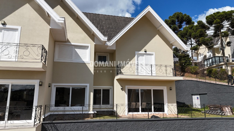 Imagem Casa com 4 Quartos à Venda, 322 m² em Região Do Alto Do Capivari - Campos Do Jordão Imagem Casa com 4 Quartos à Venda, 322 m² em Região Do Alto Do Capivari - Campos Do Jordão