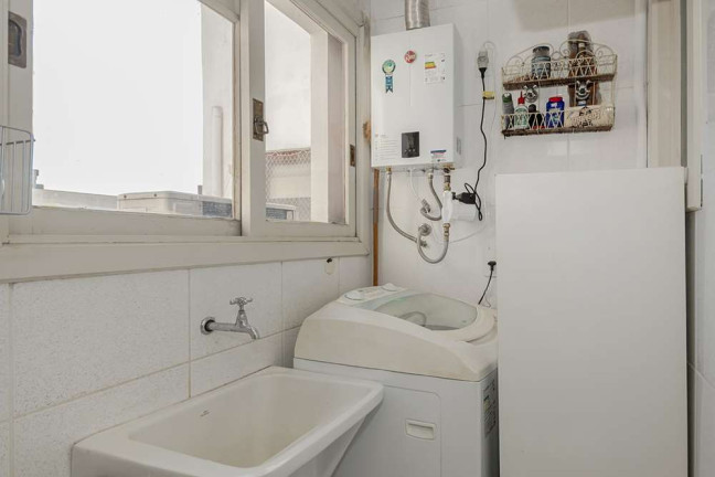 Imagem Imóvel com 2 Quartos à Venda, em Auxiliadora - Porto Alegre Imagem Imóvel com 2 Quartos à Venda, em Auxiliadora - Porto Alegre