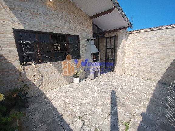 Casa com 2 Quartos à Venda,  em Mongaguá