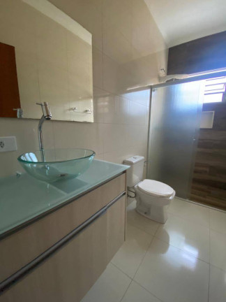 Imagem Casa com 3 Quartos à Venda, 250 m² em Vila Prosperidade - Taubaté Imagem Casa com 3 Quartos à Venda, 250 m² em Vila Prosperidade - Taubaté