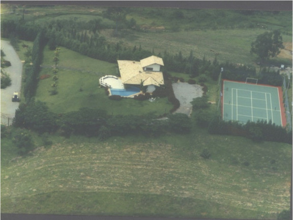 Imagem Imóvel com 4 Quartos à Venda, 4.000 m² em Parathey Do Meio - Igaratá