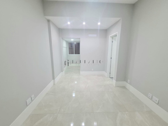 Imagem Apartamento com 3 Quartos à Venda, 100 m² em Copacabana - Rio De Janeiro
