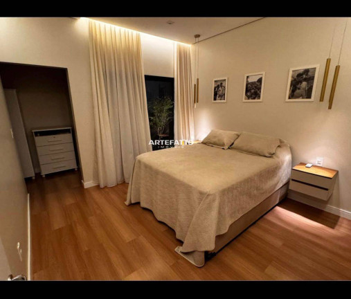 Casa com 3 Quartos à Venda, 170 m²