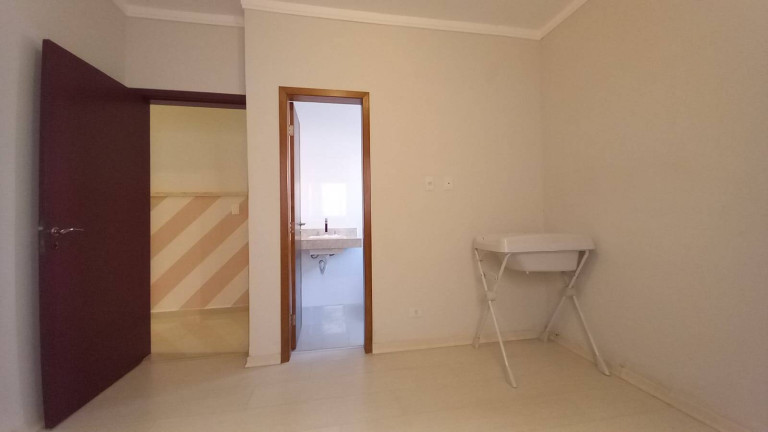 Imagem Casa com 3 Quartos à Venda, 250 m² em Jardim Oasis - Taubaté Imagem Casa com 3 Quartos à Venda, 250 m² em Jardim Oasis - Taubaté