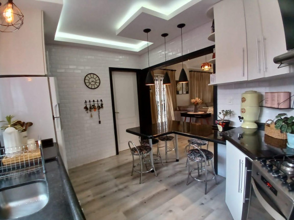 Imagem Casa com 3 Quartos à Venda, 275 m² em Capão Raso - Curitiba
