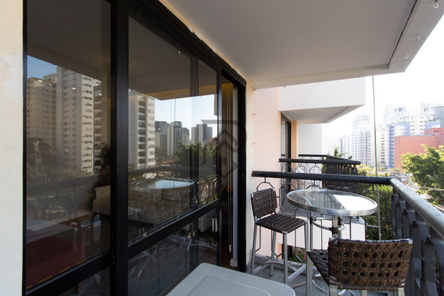Apartamento com 3 Quartos à Venda, 95 m² em Moema - São Paulo