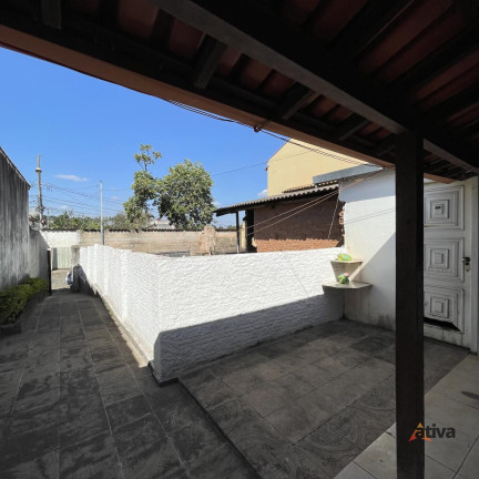 Imagem Casa com 4 Quartos à Venda, 175 m²