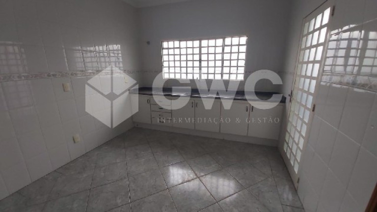 Imagem Imóvel com 3 Quartos à Venda,  em Jardim Jequitibá - Marília
