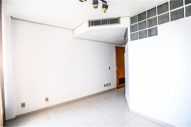 Imagem Sala Comercial à Venda, 53 m² em Centro Histórico - Porto Alegre Imagem Sala Comercial à Venda, 53 m² em Centro Histórico - Porto Alegre