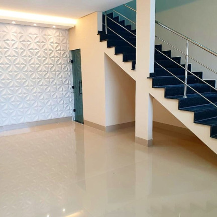 Sobrado com 4 Quartos à Venda, 215 m² em Jardim Planalto - Goiânia