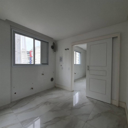 Apartamento com 4 Quartos à Venda, 280 m² em Itapema