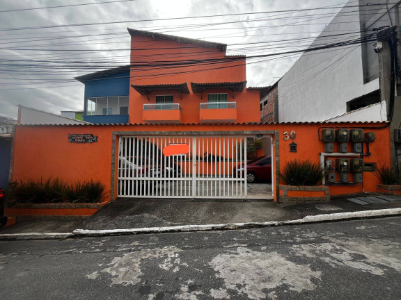 Casa com 3 Quartos à Venda,  em Jardim Pero - Cabo Frio