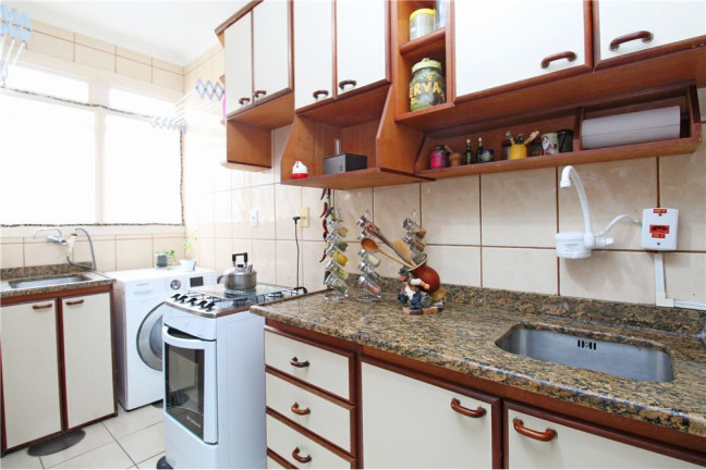 Imagem Imóvel com 2 Quartos à Venda,  em Tristeza - Porto Alegre