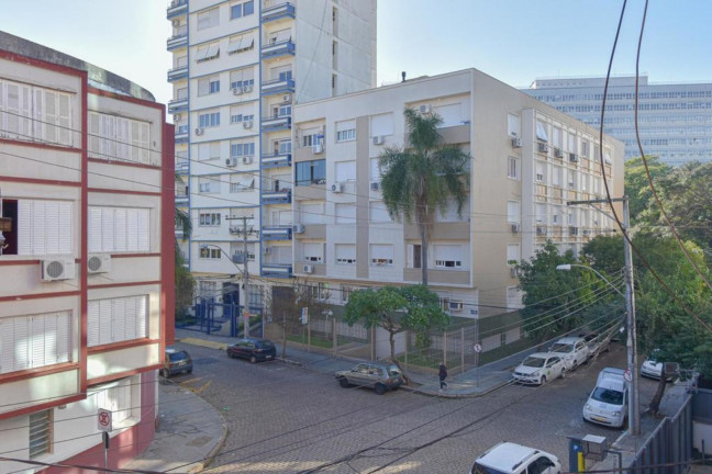 Imagem Imóvel com 2 Quartos à Venda, 64 m² em Santana - Porto Alegre Imagem Imóvel com 2 Quartos à Venda, 64 m² em Santana - Porto Alegre