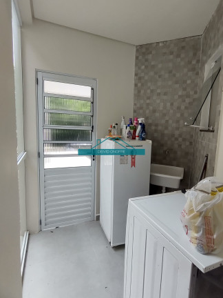 Casa com 3 Quartos para Alugar, 190 m² em Massaguaçu - Caraguatatuba