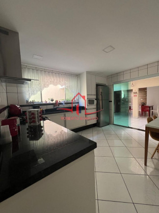 Imagem Sobrado com 2 Quartos à Venda, 165 m² em Vila Sacadura Cabral - Santo André