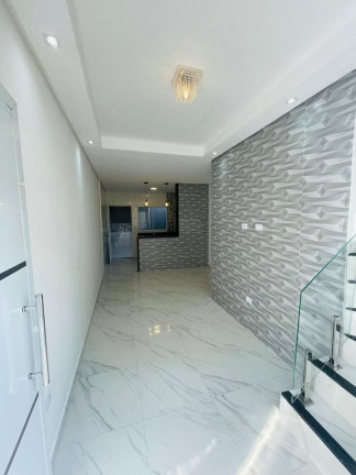 Casa com 2 Quartos à Venda, 61 m² em Maracanã - Praia Grande