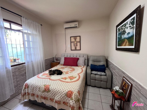 Imagem Casa com 4 Quartos à Venda, 148 m² em Trindade - Florianópolis