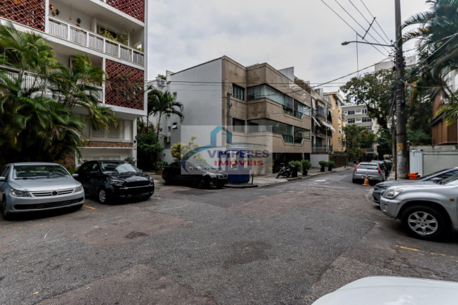 Imagem Apartamento com 3 Quartos à Venda, 110 m² em Lagoa - Rio De Janeiro Imagem Apartamento com 3 Quartos à Venda, 110 m² em Lagoa - Rio De Janeiro