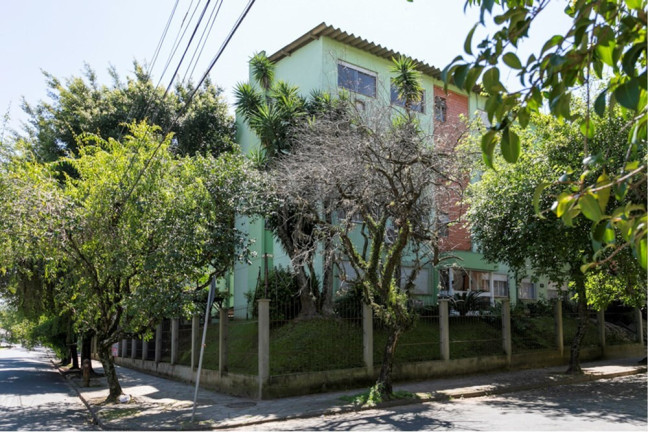 Imagem Imóvel com 3 Quartos à Venda, em Jardim Planalto - Porto Alegre Imagem Imóvel com 3 Quartos à Venda, em Jardim Planalto - Porto Alegre