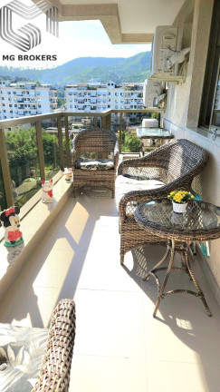 Imagem Imóvel com 2 Quartos à Venda, 65 m² em Anil - Rio De Janeiro Imagem Imóvel com 2 Quartos à Venda, 65 m² em Anil - Rio De Janeiro