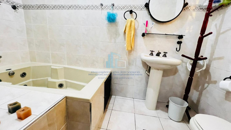 Imagem Casa com 3 Quartos à Venda, em Maracanã - Praia Grande Imagem Casa com 3 Quartos à Venda, em Maracanã - Praia Grande