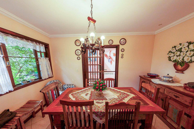 Casa com 3 Quartos à Venda, 290 m² em Itaipu - Niterói