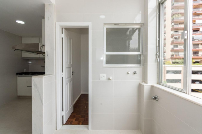 Imagem Apartamento com 3 Quartos à Venda, 128 m² em Leblon - Rio De Janeiro Imagem Apartamento com 3 Quartos à Venda, 128 m² em Leblon - Rio De Janeiro
