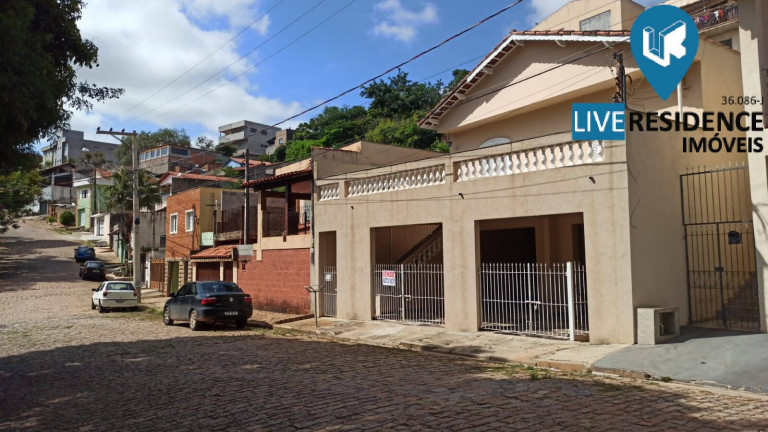 Casa com 3 Quartos à Venda, 272 m² em Jardim Ipe - Itatiba