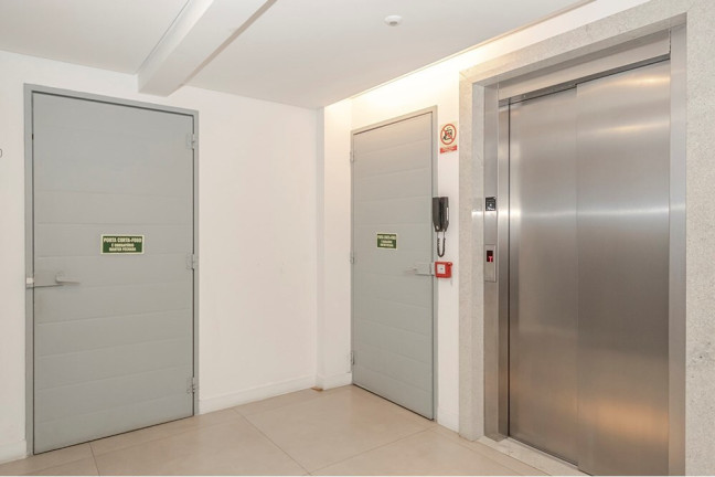 Imagem Imóvel com 3 Quartos à Venda, 93 m² em Petrópolis - Porto Alegre Imagem Imóvel com 3 Quartos à Venda, 93 m² em Petrópolis - Porto Alegre