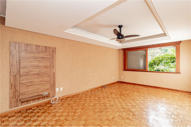 Imagem Casa com 4 Quartos à Venda, em Jardim Itu - Porto Alegre Imagem Casa com 4 Quartos à Venda, em Jardim Itu - Porto Alegre