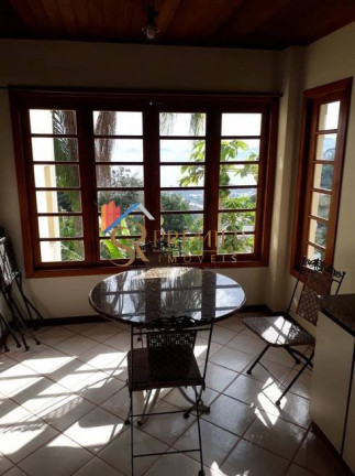 Imagem Casa com 3 Quartos à Venda, 210 m² em Jardim Morumbi, Centro - Florianópolis Imagem Casa com 3 Quartos à Venda, 210 m² em Jardim Morumbi, Centro - Florianópolis