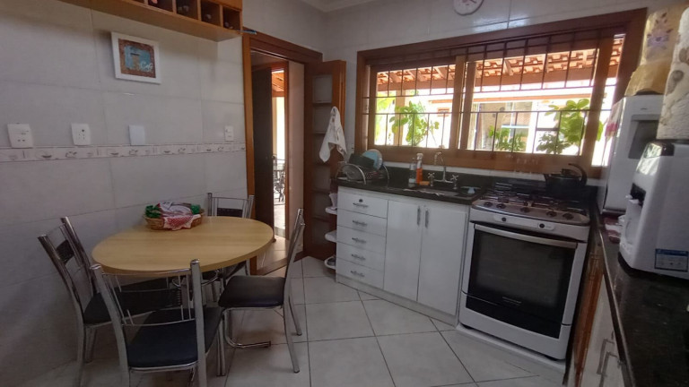 Imagem Casa com 3 Quartos à Venda, 220 m² em Espírito Santo - Porto Alegre
