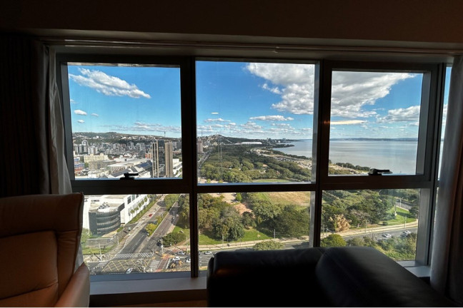 Imagem Apartamento com 1 Quarto à Venda, 73 m² em Menino Deus - Porto Alegre
