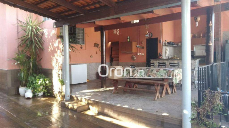 Imagem Casa com 4 Quartos à Venda, 220 m² em Setor Jaó - Goiânia Imagem Casa com 4 Quartos à Venda, 220 m² em Setor Jaó - Goiânia
