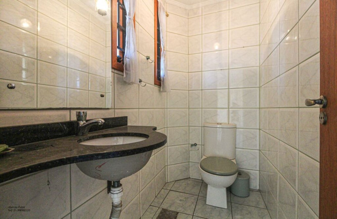 Imagem Casa com 3 Quartos à Venda, 220 m² em Ipanema - Porto Alegre