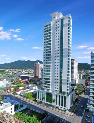 Apartamento com 3 Quartos à Venda, 175 m²