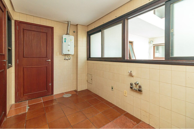 Imagem Imóvel com 3 Quartos à Venda, 157 m² em Vila Assunção - Porto Alegre Imagem Imóvel com 3 Quartos à Venda, 157 m² em Vila Assunção - Porto Alegre