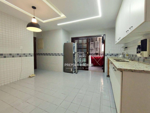 Imagem Apartamento com 4 Quartos à Venda, 141 m² em Várzea - Teresópolis