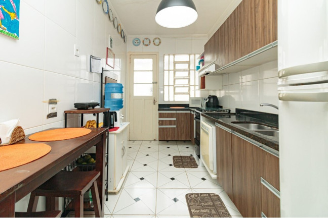 Imagem Imóvel com 3 Quartos à Venda, 117 m² em Petrópolis - Porto Alegre Imagem Imóvel com 3 Quartos à Venda, 117 m² em Petrópolis - Porto Alegre