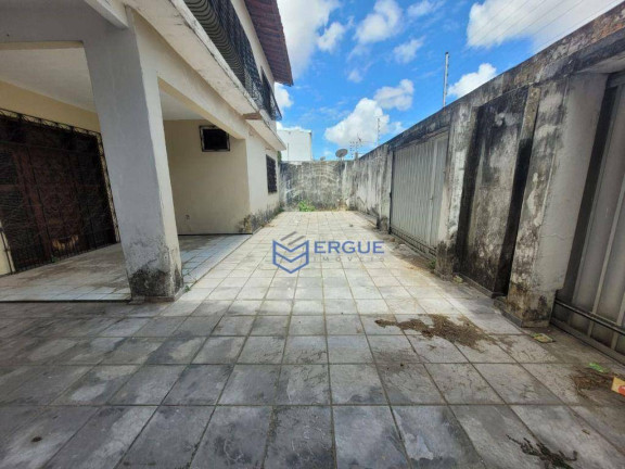 Casa com 5 Quartos à Venda, 230 m² em Maraponga - Fortaleza