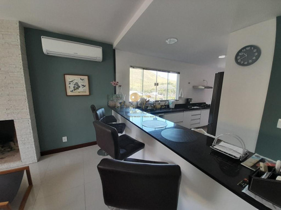 Imagem Casa com 4 Quartos à Venda, 350 m² em Vargem Grande - Teresópolis
